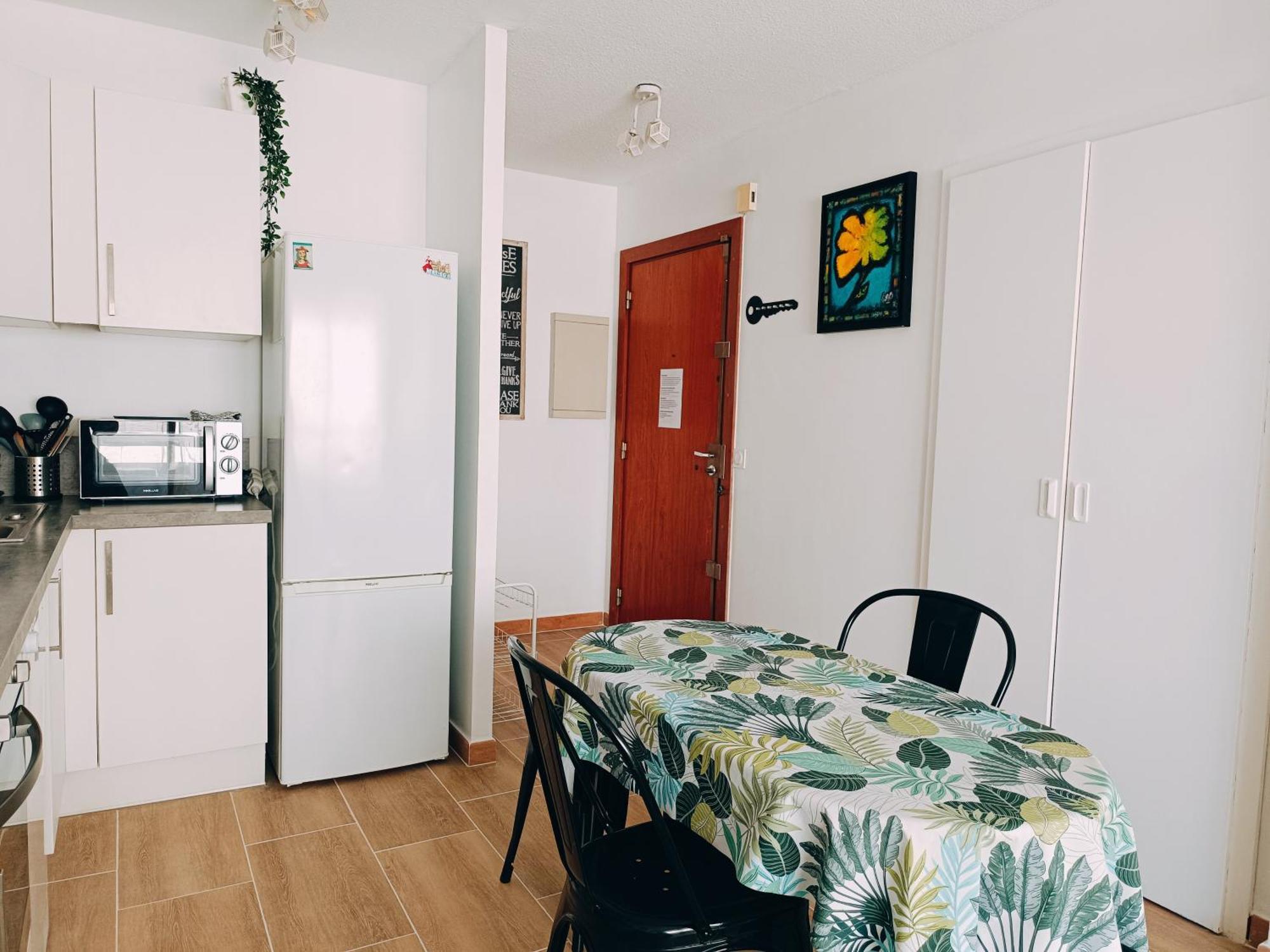 2 Pieces Climatise Avec Balcon Dans Le Vieil Antibes, Residence Avec Ascenseur エクステリア 写真